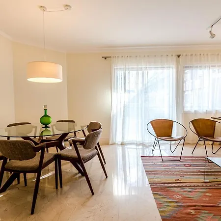 Homeysuite In Garden Appartement Estoril